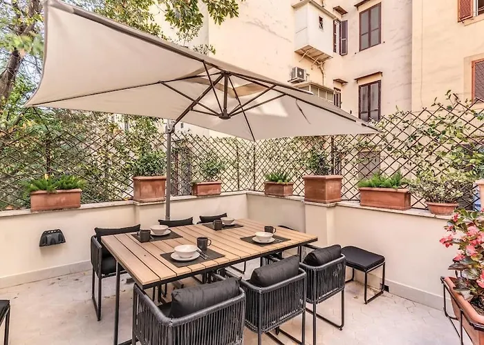 3 Bedroom Apartment Via Genova Monti Area