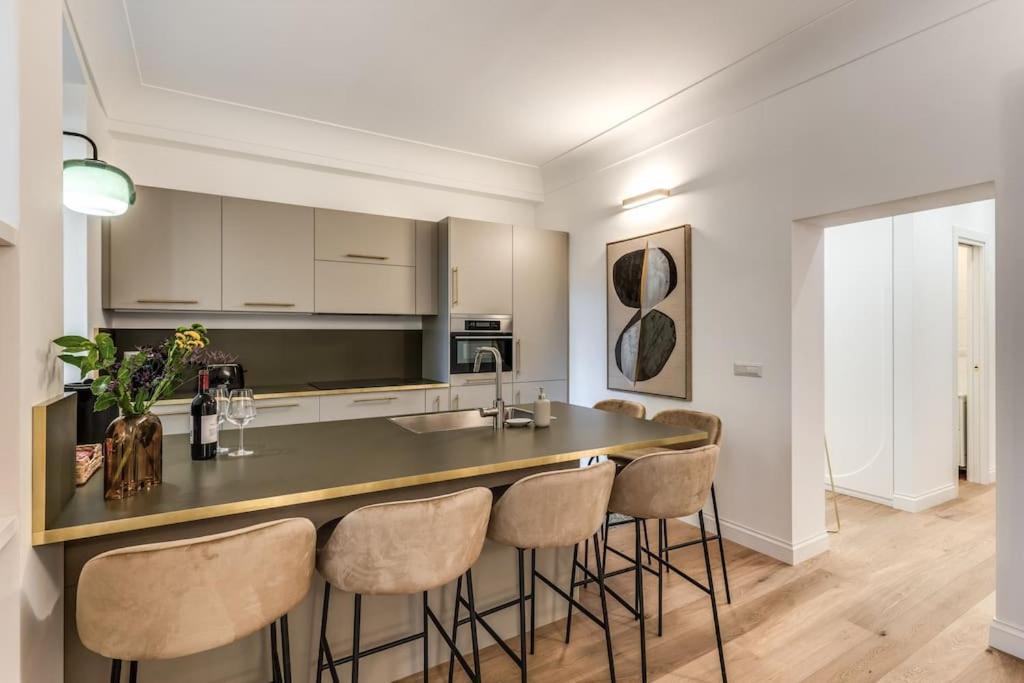 3 Bedroom Via Genova Monti Area Rom