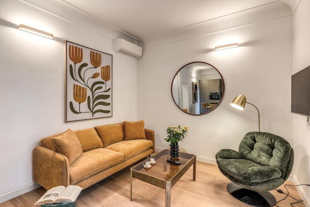 Apartment 3 Bedroom Via Genova Monti Area
