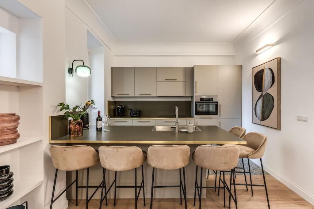 3 Bedroom Via Genova Monti Area Rom