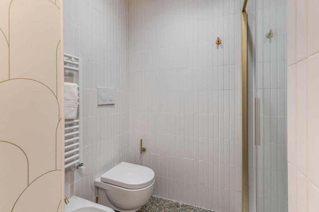 Apartment 3 Bedroom Via Genova Monti Area