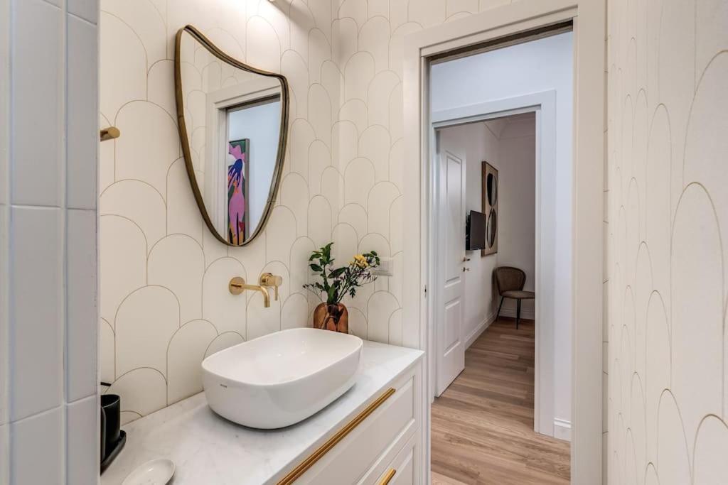 3 Bedroom Via Genova Monti Area *