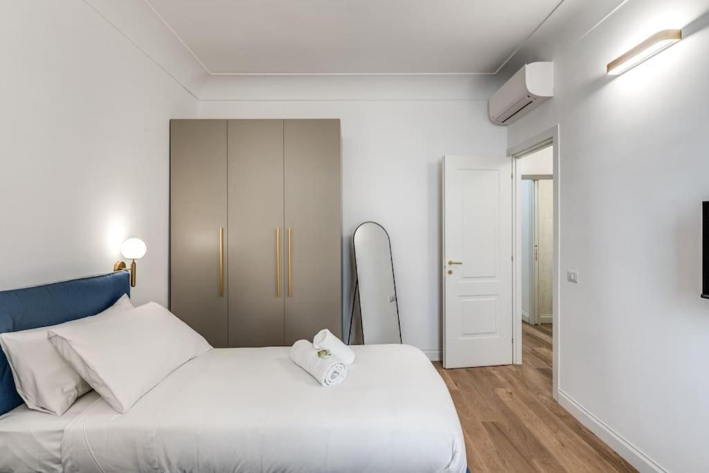 3 Bedroom Via Genova Monti Area Apartment *