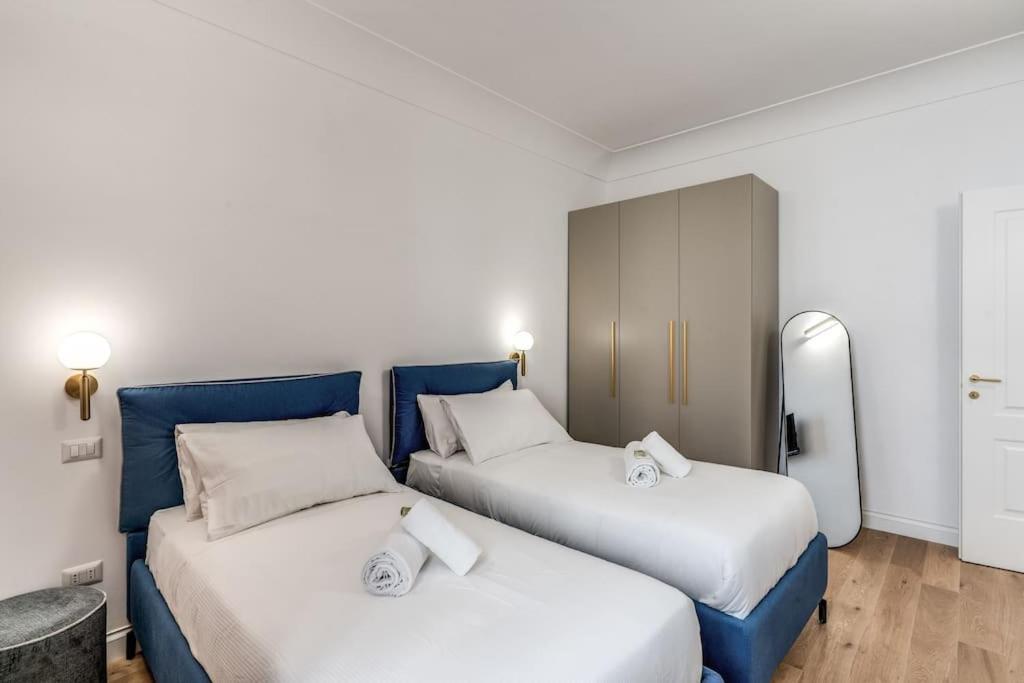 3 Bedroom Via Genova Monti Area Apartment *